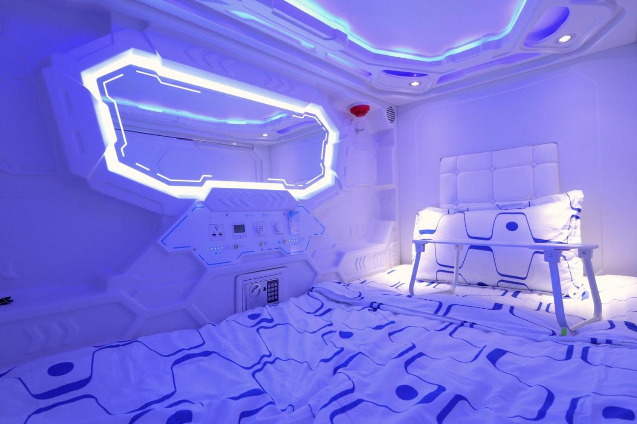 קואה Jc Space Capsule Hotel מראה חיצוני תמונה